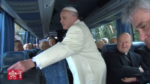 Papa Francisco inicia Exercícios Espirituais de Quaresma