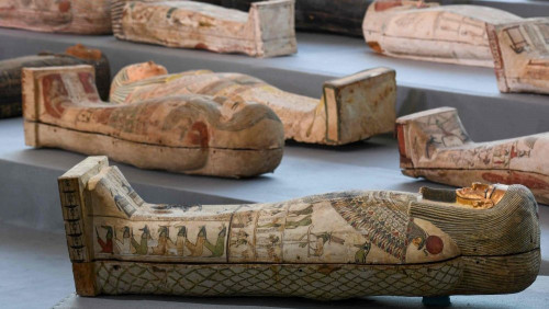 埃及發現上百座完整無損的石棺，梵蒂岡博物館認為這份遺產沒有止境