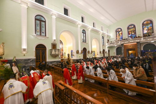 澳門教區舉行榮休教宗追思彌撒
